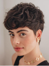 Perruques Courtes Bouclées En Cheveux Humains Remy Coupes Garçonnes Brunes 6"