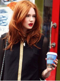 Perruques Karen Gillan Cheveux Naturels 16" Sans Frange Long Cuivre Ondulé