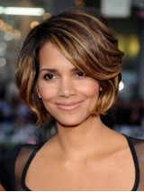 Halle Berry'S Courte Ondulée Dentelle Devant Perruques