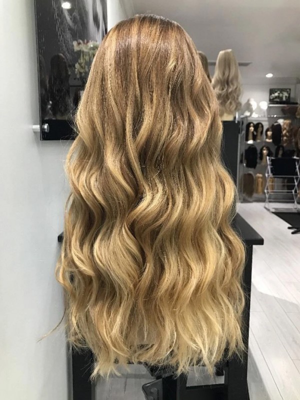 Ombre Moyennescheitel Longue Ondulée Capless 100% Cheveux Naturels Remy Perruques Avec une frange latérale 24 Inches