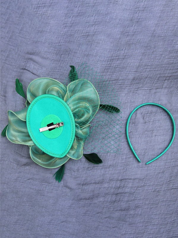Chapeau de bibi vert en maille Sinamay fleur plumes en maille sur un bandeau et un clip chapeaux de fête de thé pour filles et femmes